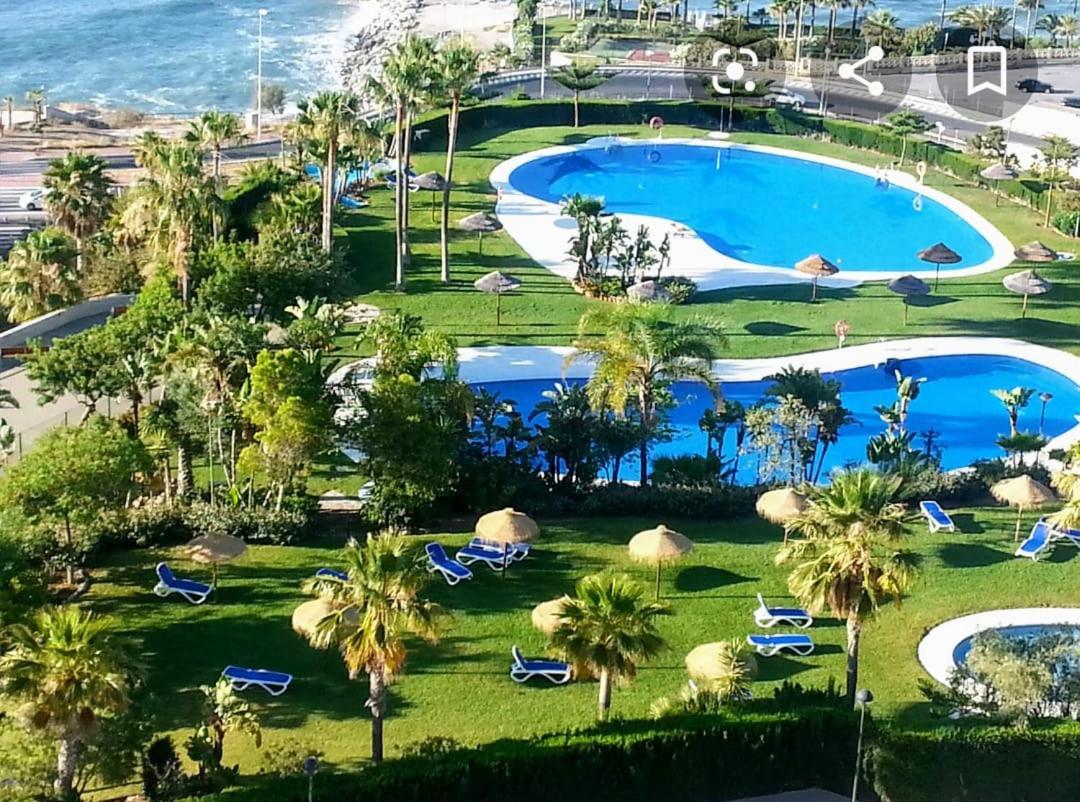 Beach And Pool Holidays At The Grand Coloso Бенальмадена Екстер'єр фото