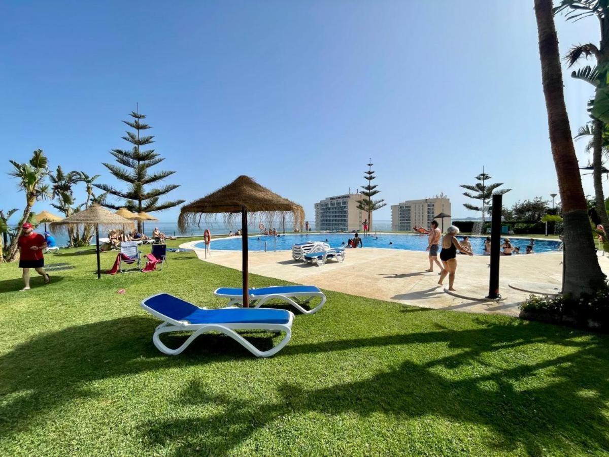 Beach And Pool Holidays At The Grand Coloso Бенальмадена Екстер'єр фото