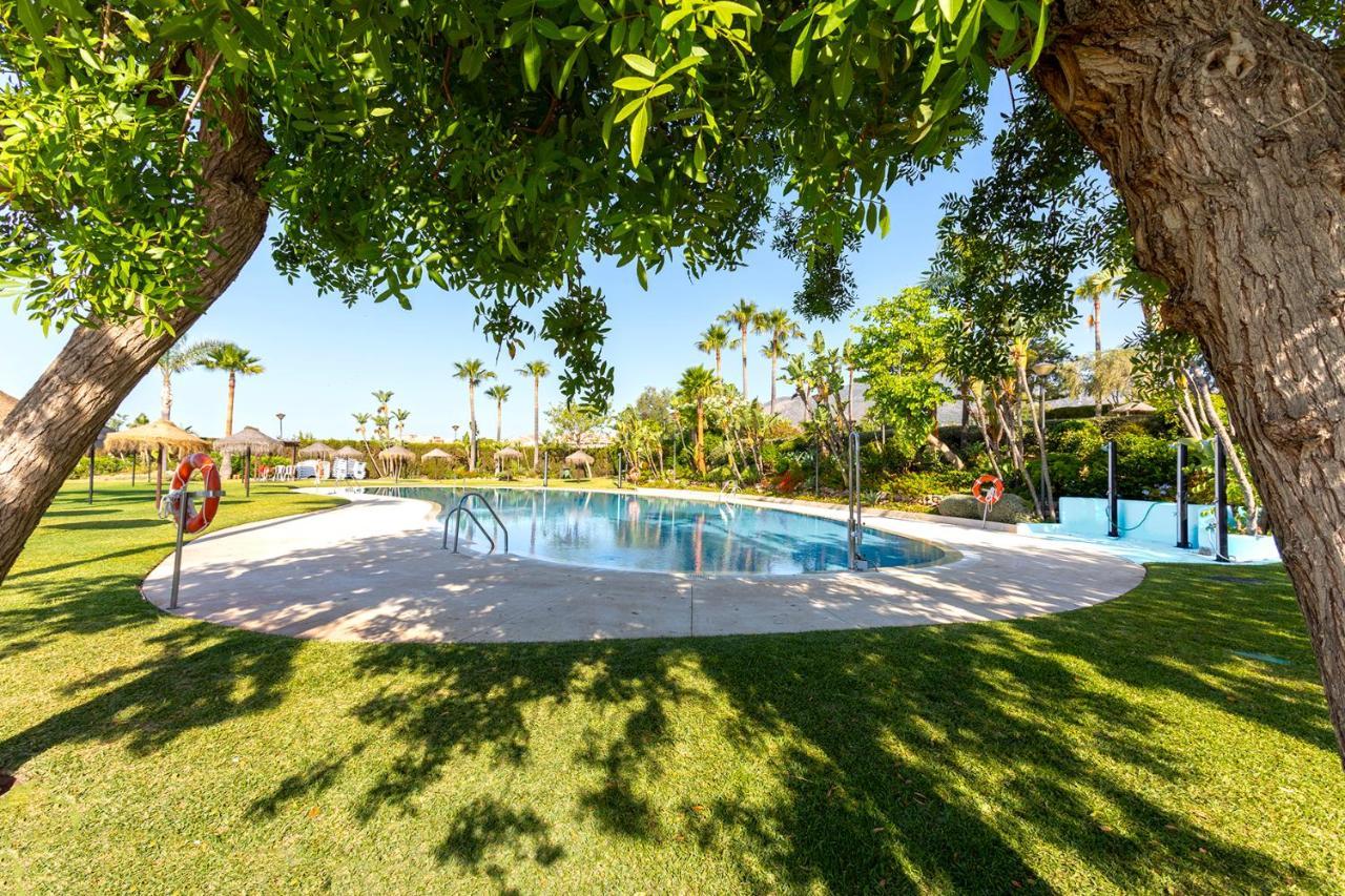 Beach And Pool Holidays At The Grand Coloso Бенальмадена Екстер'єр фото